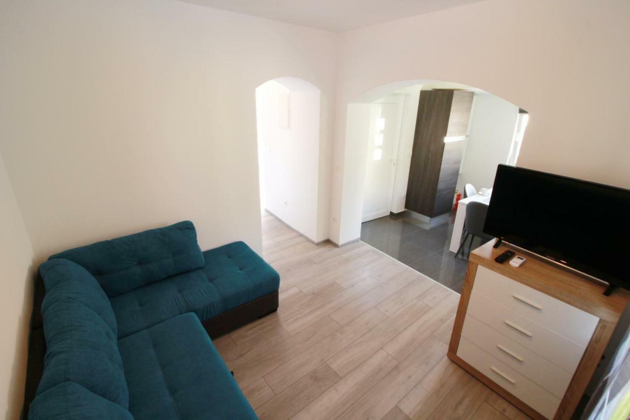 Apartment Sara With Seaview Petrčane Exterior foto