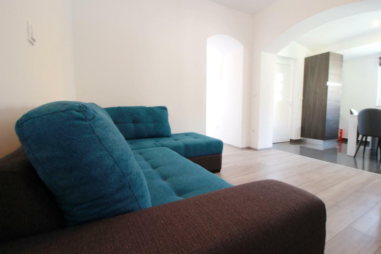 Apartment Sara With Seaview Petrčane Exterior foto