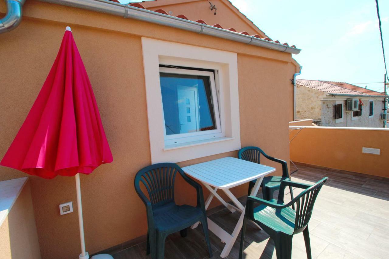 Apartment Sara With Seaview Petrčane Exterior foto